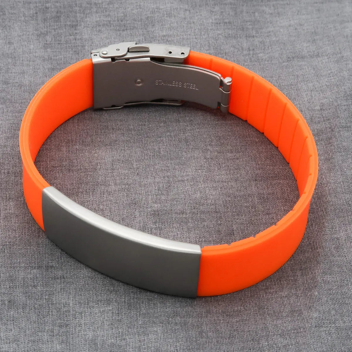 QR Code Armband mit Gravur personalisiert für Events / Marketing