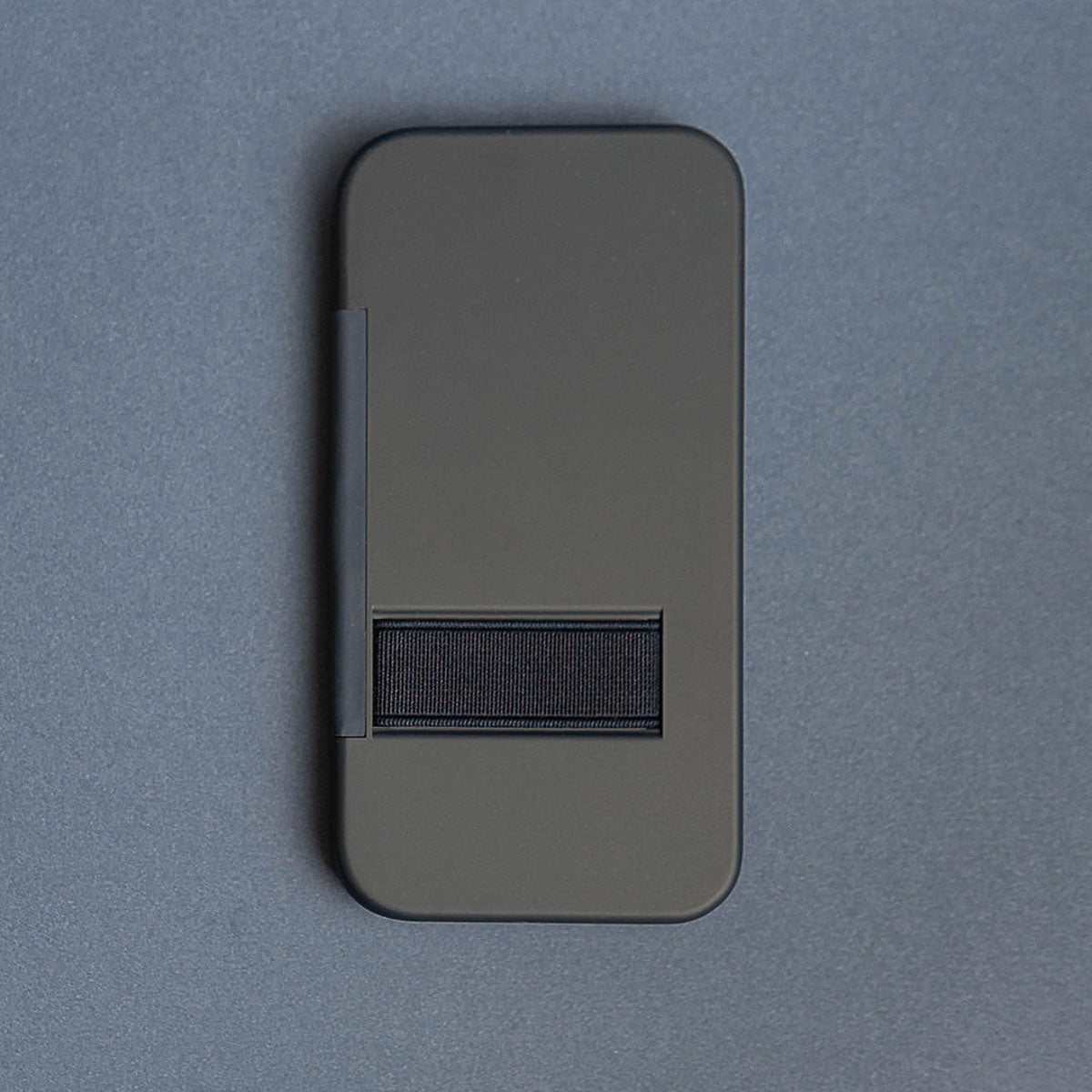 Klak iPhone Hülle. Selbstschliessend. Mit kostenloser Gravur