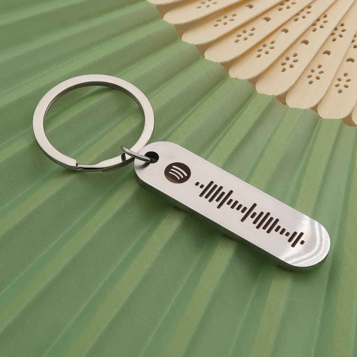 Spotify Schlüsselanhänger graviert & personalisiert Deluxe aus mattiertem Edelstahl. Gravur von Name und Spotify