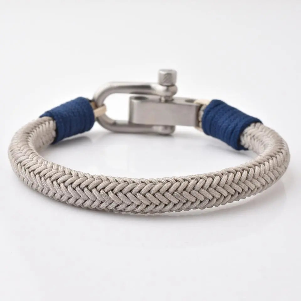 Armband "Aero" aus geflochtenem Seil mit Edelstahl Schäkelverschluß und Gravur
