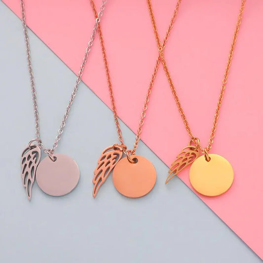 Damen Halskette personalisierte Gravur "Feather" mit graviertem Charm für Initialen in Silber, Gold oder Rosé - Moncadeau.de