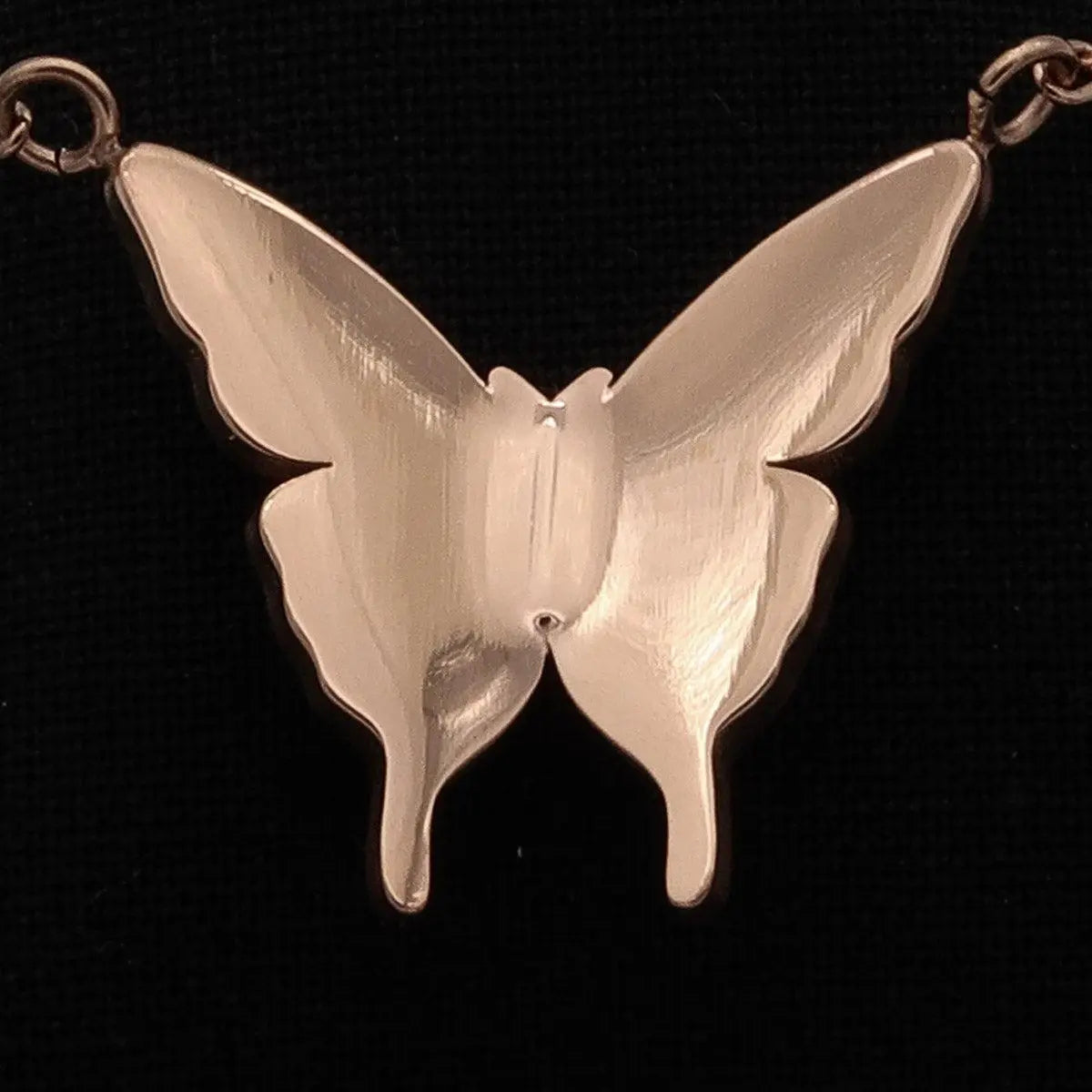 Halskette "Butterfly" mit Schmetterlingsanhänger mit Gravur auf Flügel