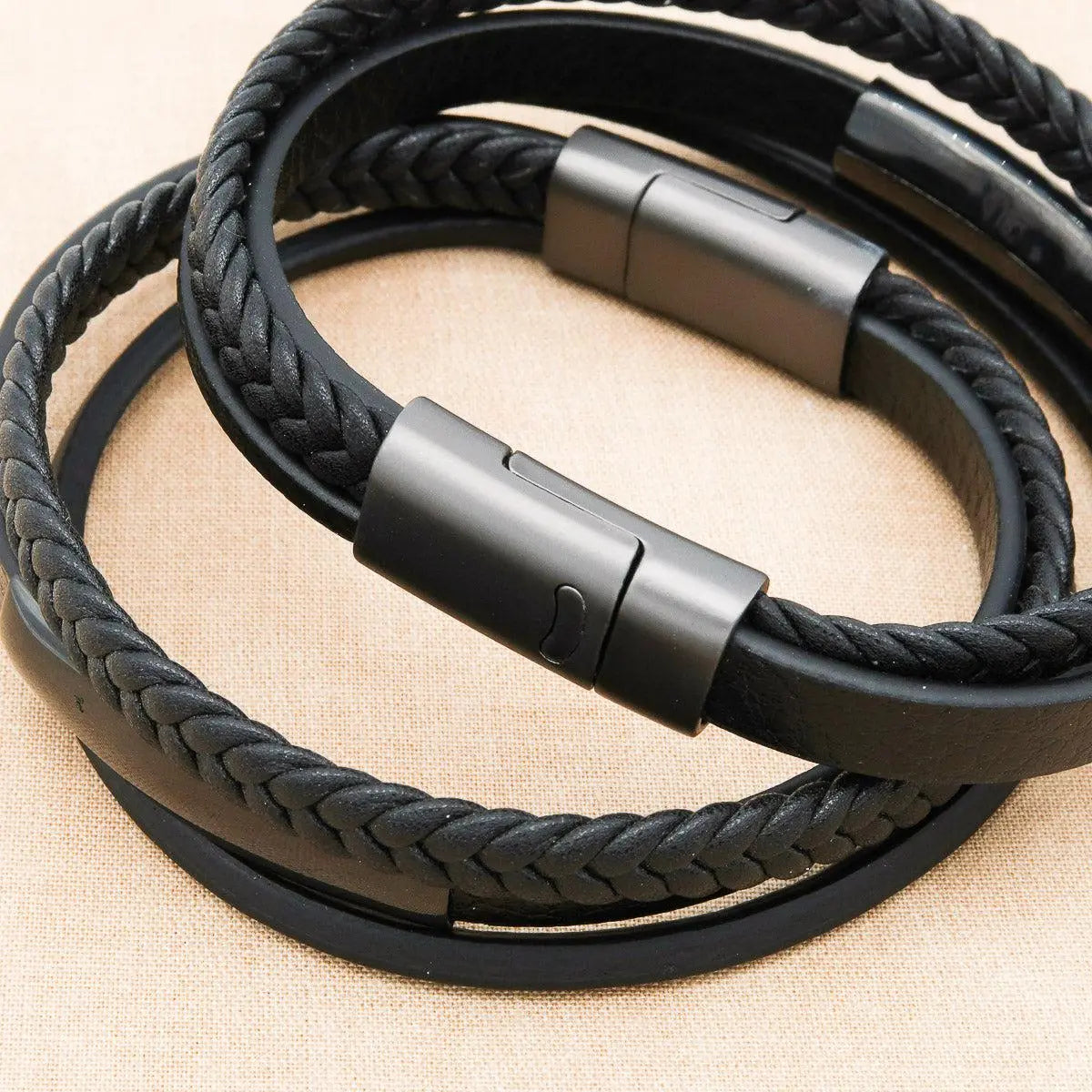 Schwarzes Herrenarmband Leder "Trio" mit kostenloser Gravur