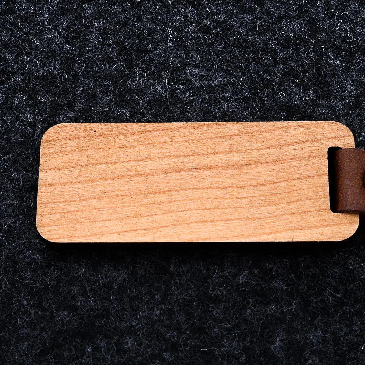 Schlüsselanhänger personalisiert aus Holz mit Gravur Spruch und Doodle - Kirsch